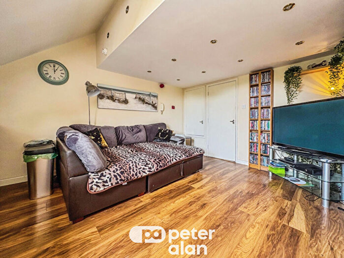 1 Bedroom Duplex To Rent In Ferry Road, Grangetown, Cardiff, CF11