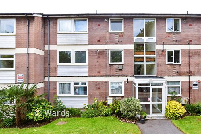 2 Bedroom Apartment For Sale In Tonbridge Road, Maidstone, Kent, ME16