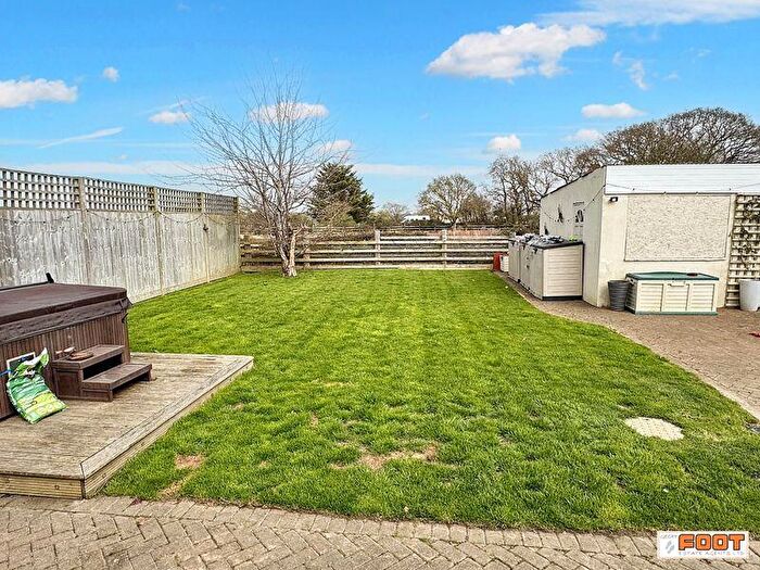 6 Bedroom Detached House For Sale In Havant Road, Hayling Island, PO11