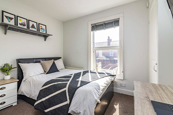 4 Bedroom Terraced House To Rent In Bed // Bath // Thesiger Street // Aug, LN5