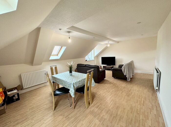 2 Bedroom Flat To Rent In Curtis Street, Swindon, SN1