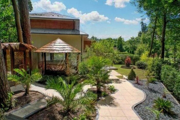 5 Bedroom Detached House To Rent In Woodland Drive, Cobham, KT11