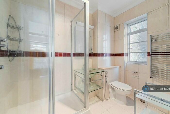 3 Bedroom Flat To Rent In Dorset House, London, NW1