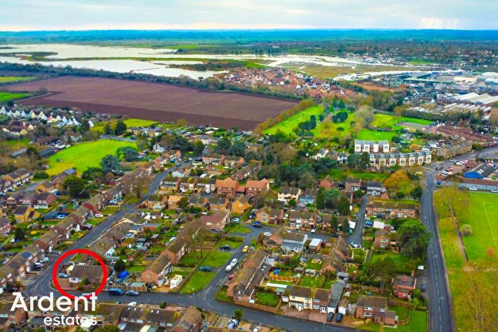2 Bedroom Semi-Detached House For Sale In Cedar Chase, Heybridge, CM9