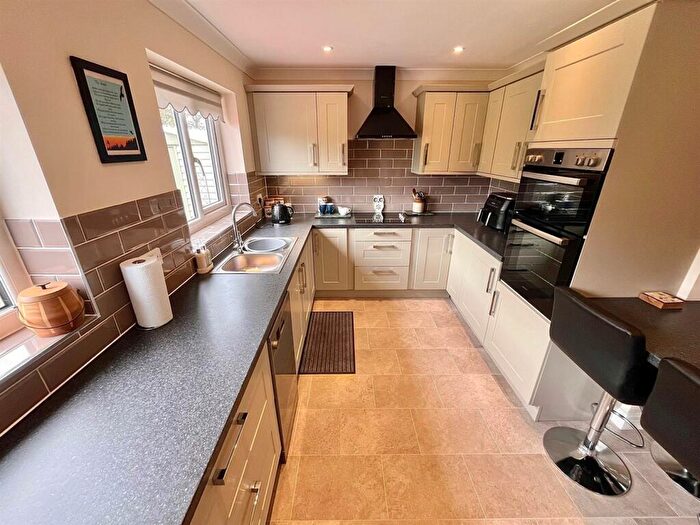 5 Bedroom Detached House For Sale In Martin De Rye Way, Caister-On-Sea, NR30