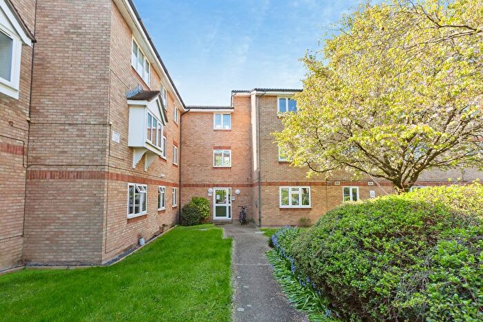 1 Bedroom Flat For Sale In Thant Close, London, E10