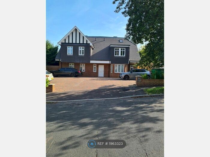 2 Bedroom Flat To Rent In Ark Apartments, South Croydon, CR2