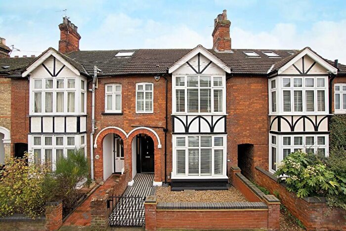 4 Bedroom House For Sale In Castle Road | Bedford | Beds | | South Facing Garden, MK40