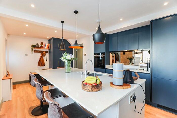 3 Bedroom End Of Terrace House For Sale In Durham Way, Harrogate, HG3