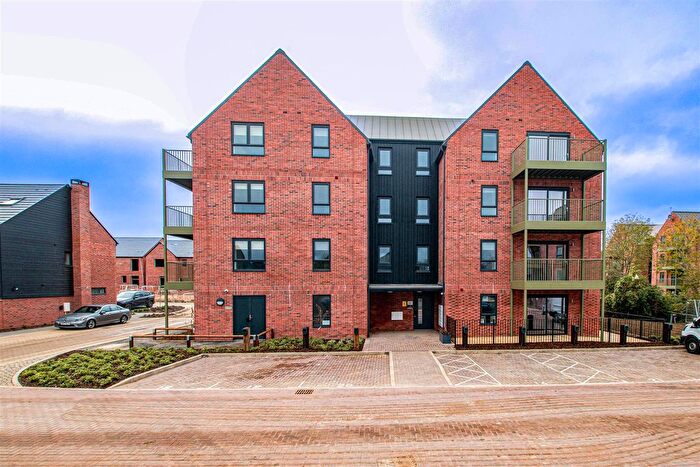 2 Bedroom Flat To Rent In Rooks Corner, Milton Keynes, MK5