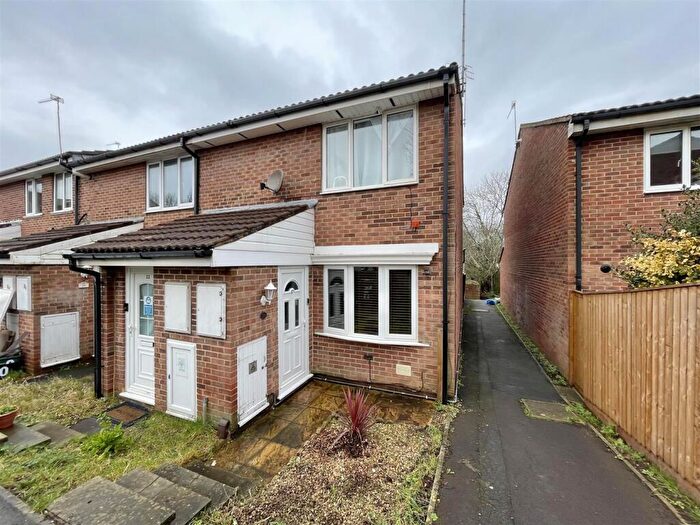 1 Bedroom Apartment For Sale In Holly Close, Speedwell, Bristol, BS5