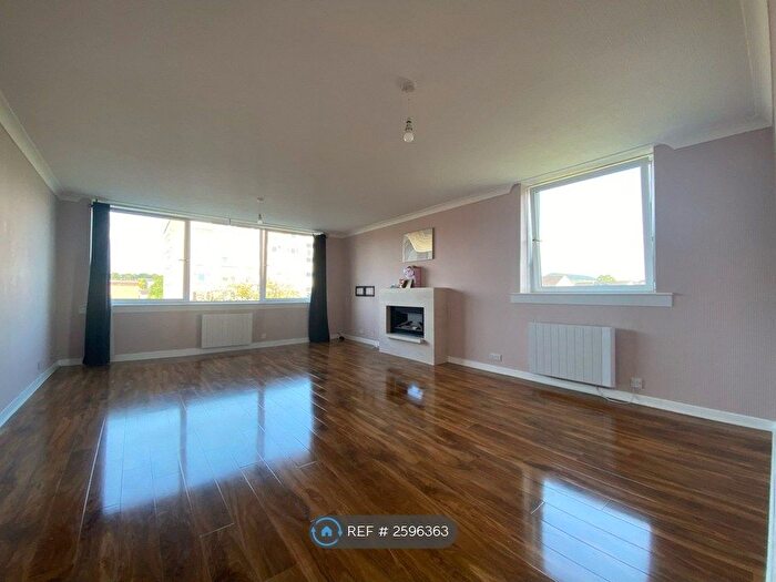 2 Bedroom Flat To Rent In Stockiemuir Avenue, Glasgow, G61