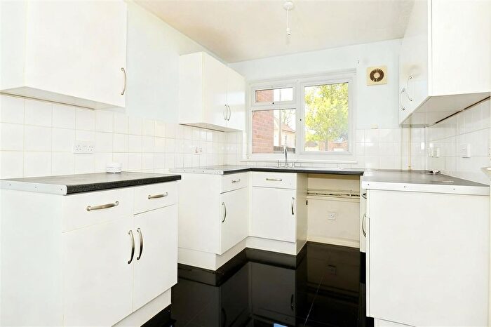 2 Bedroom Terraced House To Rent In Kings Road, Harrow, HA2