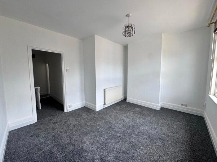 1 Bedroom Flat To Rent In Canterbury Street, Gillingham, ME7