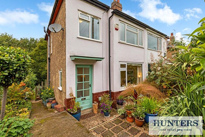 3 Bedroom Semi-detached House For Sale In Woodhill Grove, Horsforth, Leeds, LS16