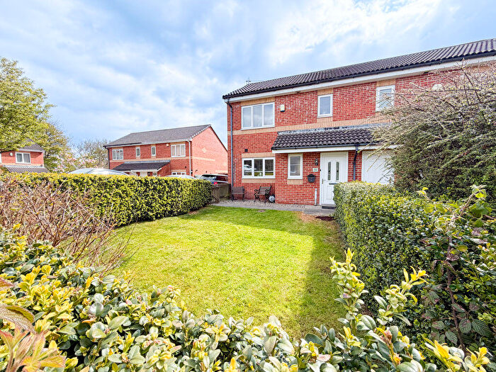 3 Bedroom Semi-Detached House For Sale In Wagtail Close, Winlaton, NE21