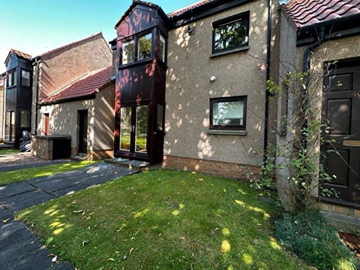 2 Bedroom Flat To Rent In Greenside Court, Fife, KY16