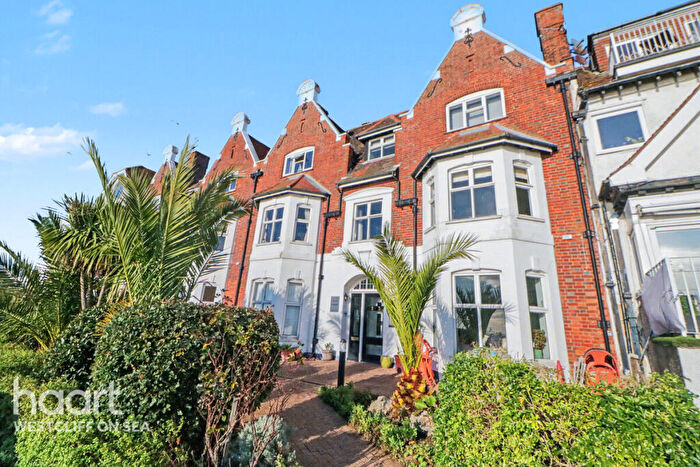 1 Bedroom Flat For Sale In Shorefield Gardens, Westcliff-On-Sea, SS0
