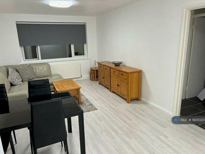 1 Bedroom Flat To Rent In Southview, London, N11