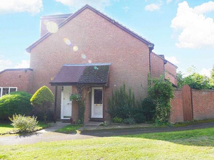 1 Bedroom Terraced House For Sale In Lindsey Road, Denham, Uxbridge, UB9