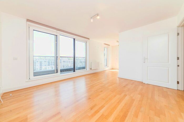 2 Bedroom Flat To Rent In Norman Road, Greenwich, London, SE10