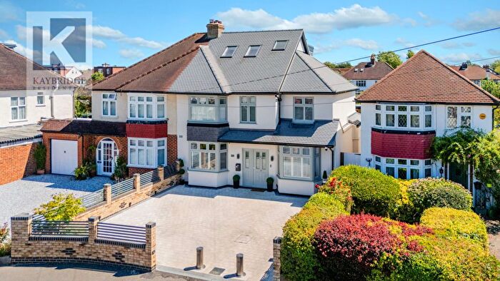 4 Bedroom Semi Detached House For Sale In Bradstock Road, Epsom, KT17