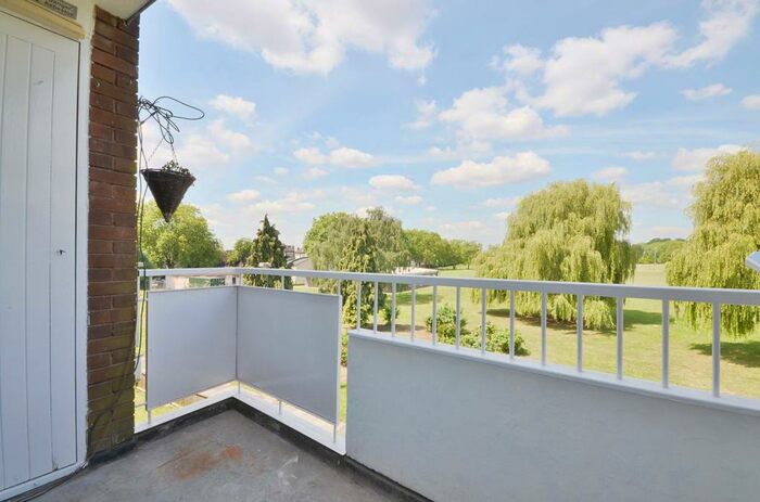 1 Bedroom Flat To Rent In Oman Avenue, Dollis Hill, NW2