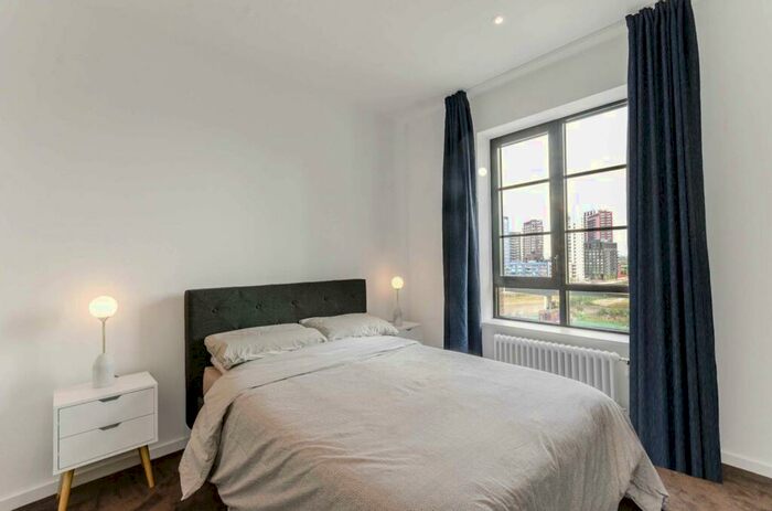 1 Bedroom Flat To Rent In Agar House, Canary Wharf, London, E14