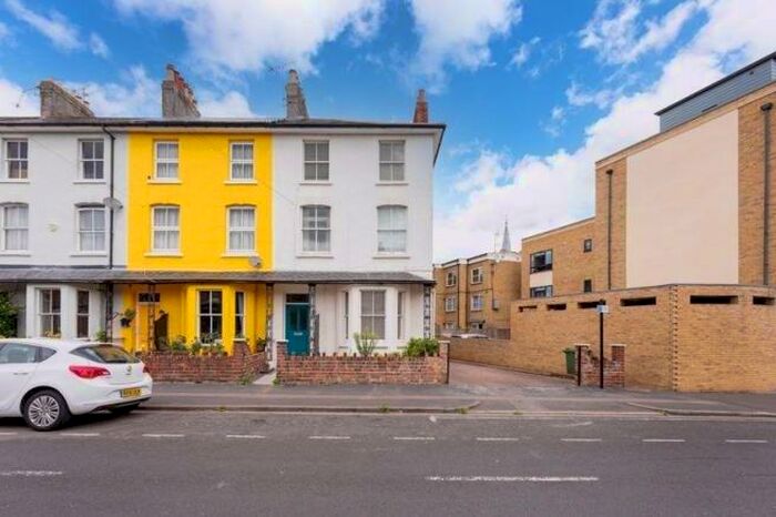 4 Bedroom End Of Terrace House To Rent In Norfolk Road, Maidenhead, Berkshire, SL6