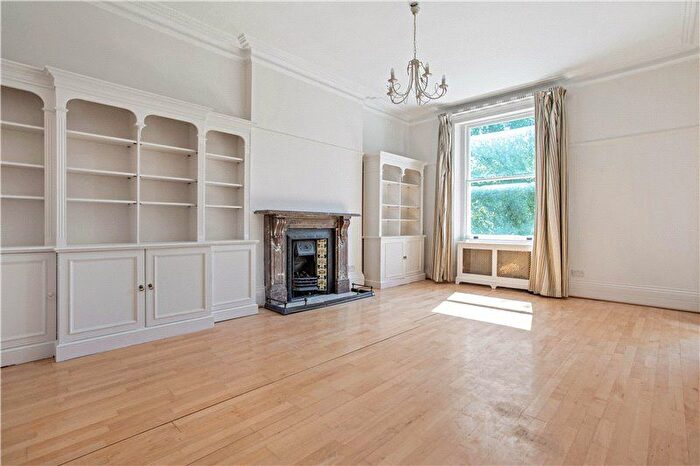 2 Bedroom Flat To Rent In Courtfield Gardens, South Kensington, London, SW5
