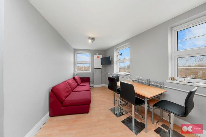 3 Bedroom Flat To Rent In High Road Leyton, London, E10