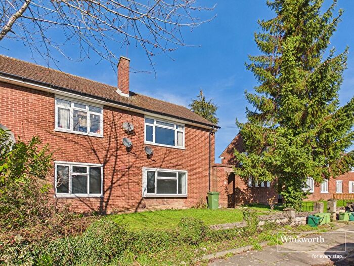 2 Bedroom Flat For Sale In Robin Grove, Harrow, Middlesex, HA3