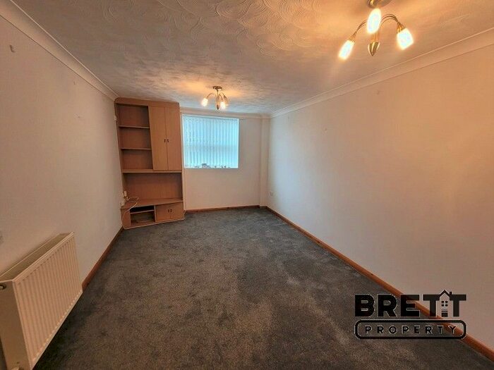 1 Bedroom Flat To Rent In Elizabeth Venmore Court, Yorke St, Milford Haven, SA73