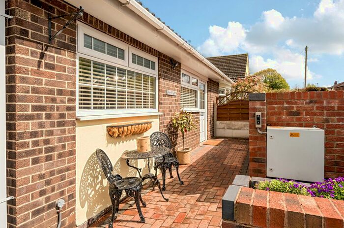 3 Bedroom Bungalow For Sale In Water Lane, Middlestown, Wakefield, West Yorkshire, WF4