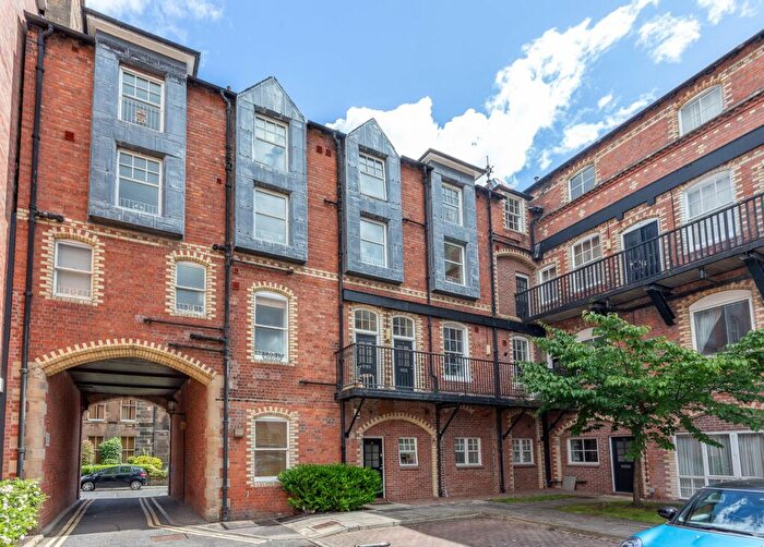 2 Bedroom Flat For Sale In Upper Gray Street, Edinburgh, EH9