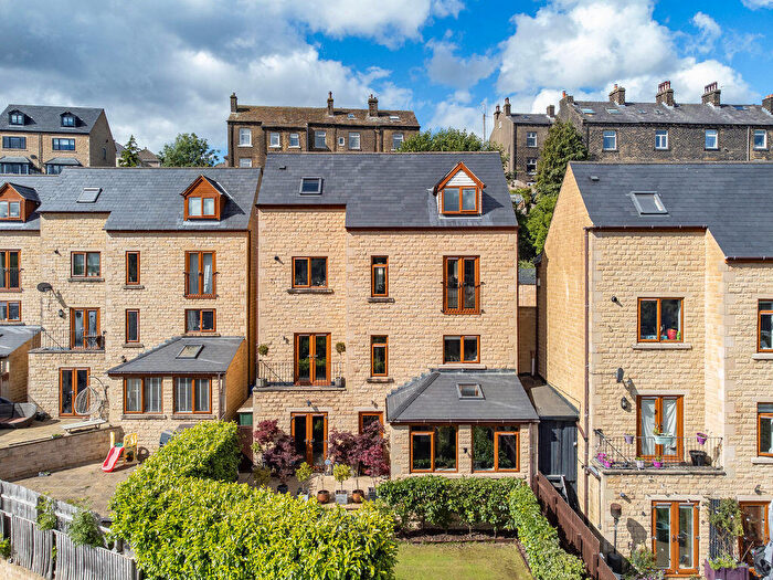 4 Bedroom Detached House For Sale In Greenside Gardens, Friendly, HX6