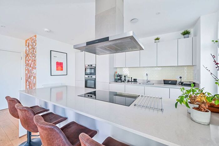 2 Bedroom Flat For Sale In West Parkside, Greenwich Millennium Village, London, SE10