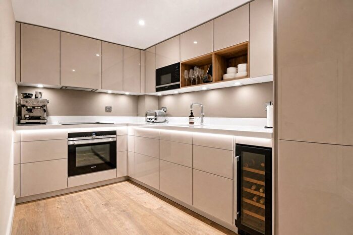 1 Bedroom Flat For Sale In Caraway Apartments, Cayenne Court, London, SE1