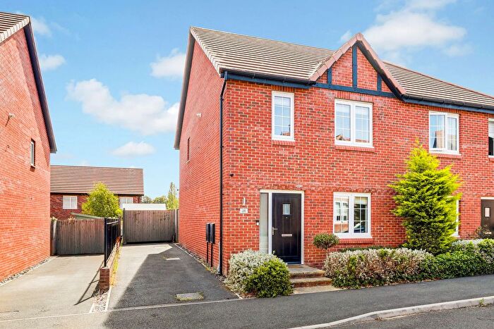 3 Bedroom Semi-Detached House For Sale In Badger Vale, Nottingham, NG8
