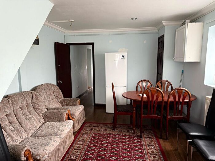 2 Bedroom Flat To Rent In Hepworth Gardens, Barking, IG11