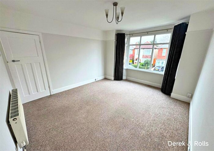 1 Bedroom Apartment For Sale In King Edward Avenue, Moordown, Bournemouth, Dorset, BH9
