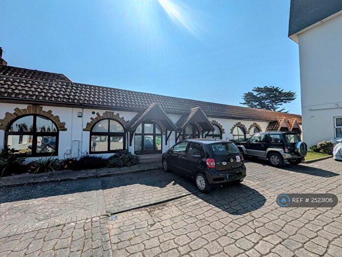 2 Bedroom Bungalow To Rent In Bay View Mews, Hayling Island, PO11