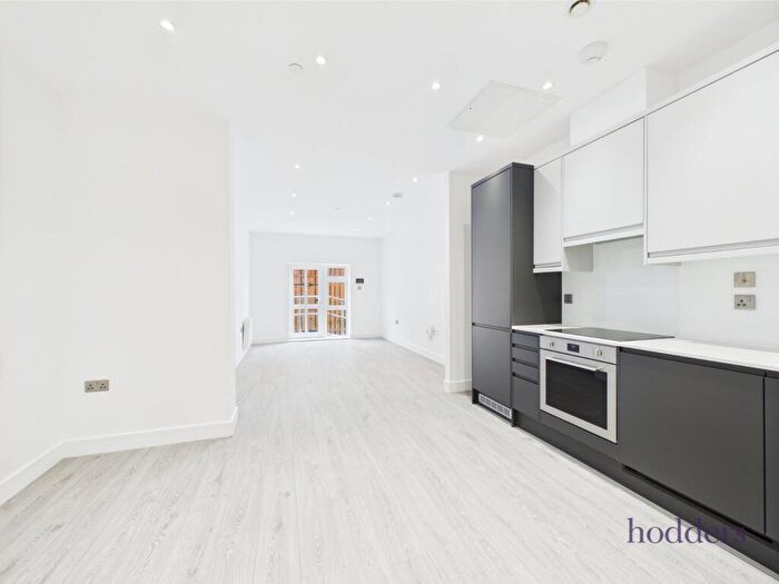 Studio To Rent In Addlestone, KT15