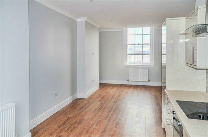 2 Bedroom Apartment To Rent In (Flat ) High Street, Chelmsford, CM1