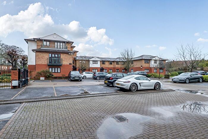 2 Bedroom Flat To Rent In Ludlow Road, Maidenhead, SL6