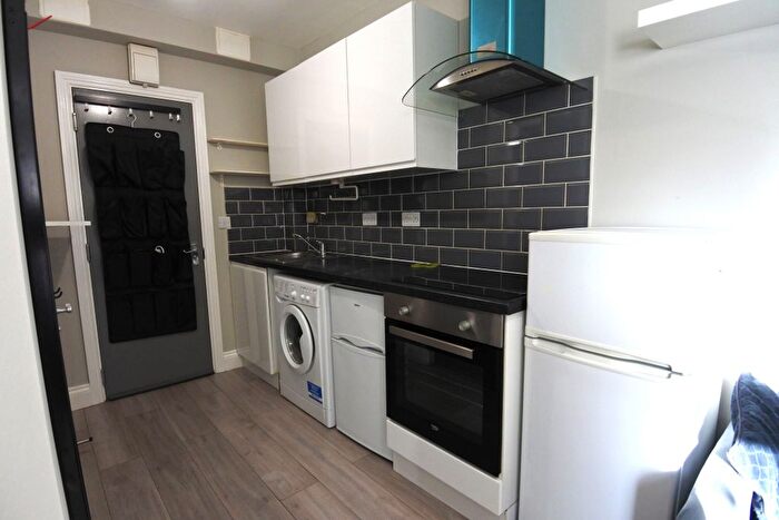 1 Bedroom Flat To Rent In Howard Road, Cricklewood, NW2