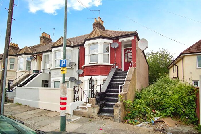 2 Bedroom End Of Terrace House To Rent In Riverdale Road, Erith, DA8