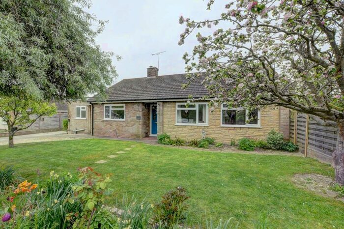 3 Bedroom Detached Bungalow For Sale In Old Plough Close, Chearsley, HP18