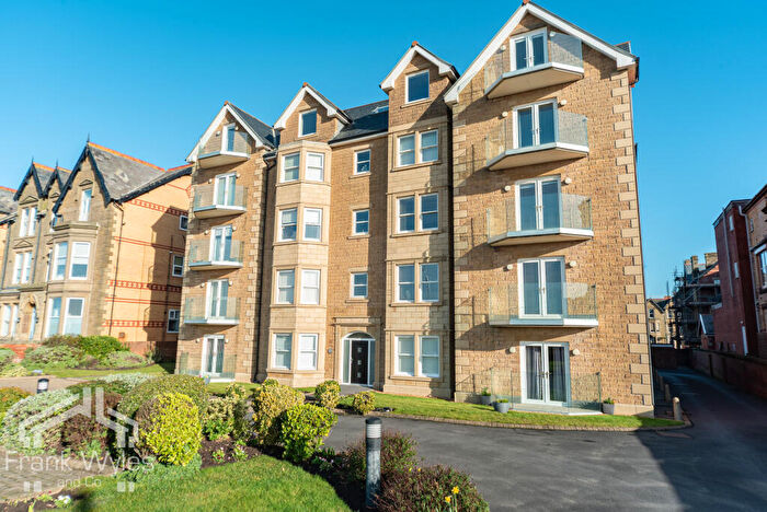 3 Bedroom Flat For Sale In North Promenade, Lytham St Annes, Lancashire, FY8