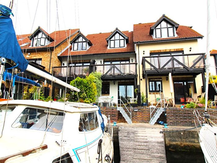 3 Bedroom End Of Terrace House To Rent In Endeavour Way, SO45